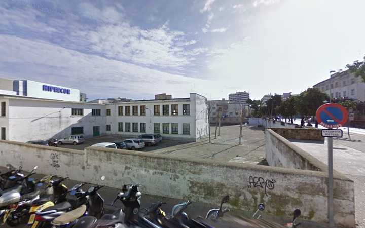 Fotografia tomada fuera de OPOSICIONES FUNCIONARIOS DE PRISIONES - Escuela de educación para adultos en Cádiz, Cádiz