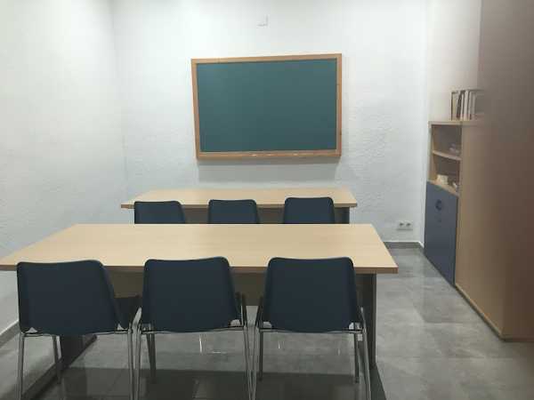 Fotografia tomada fuera de LETS GO ENGLISH SCHOOL - Academia de inglés en Sagunto, Valencia